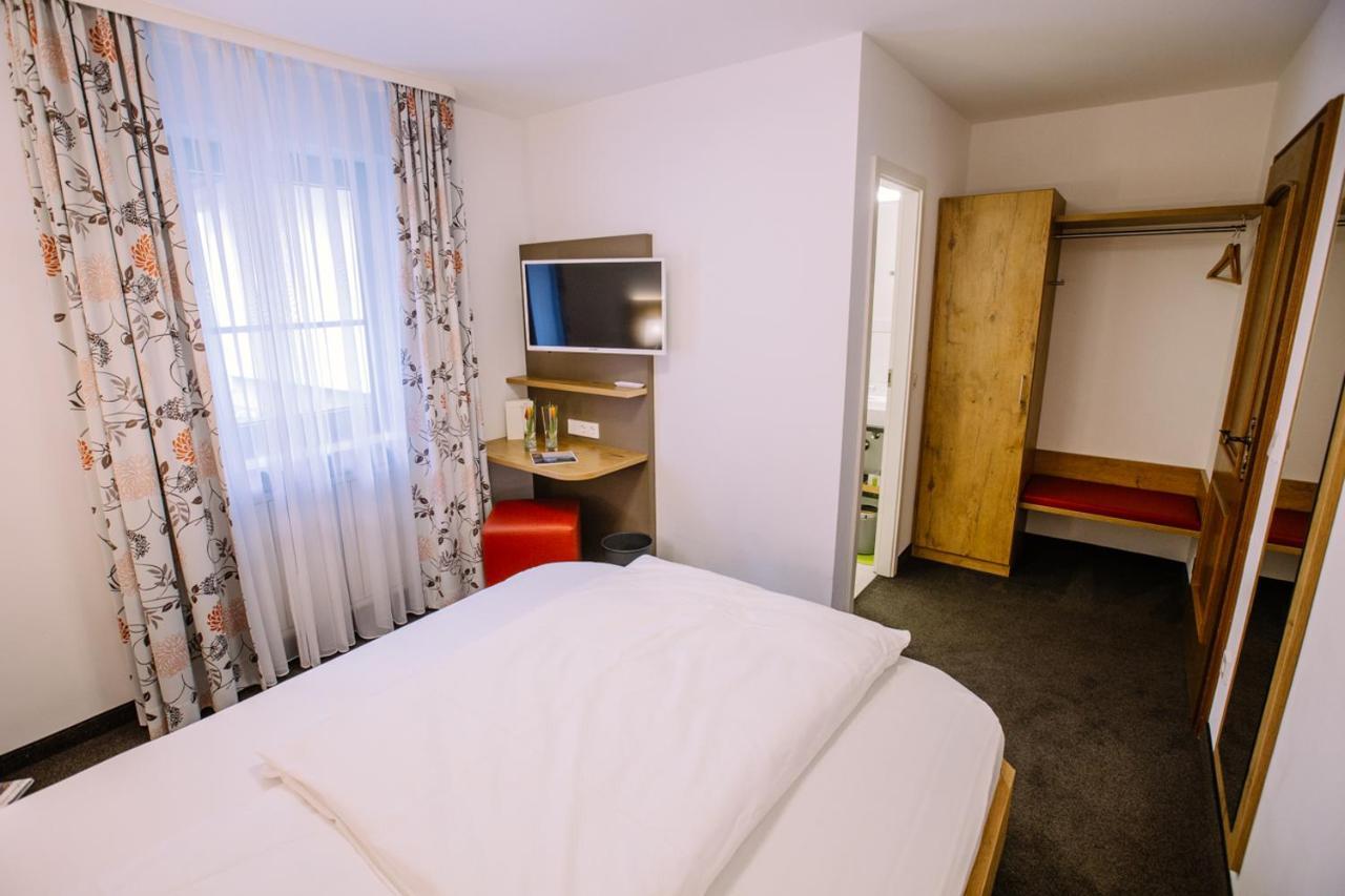 Hotel Restaurant Lamm Rosswag Vaihingen an der Enz Exterior foto
